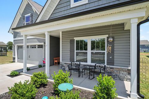 105 Benson Village Dr, Benson, NC, 27504-2068 | Card Image