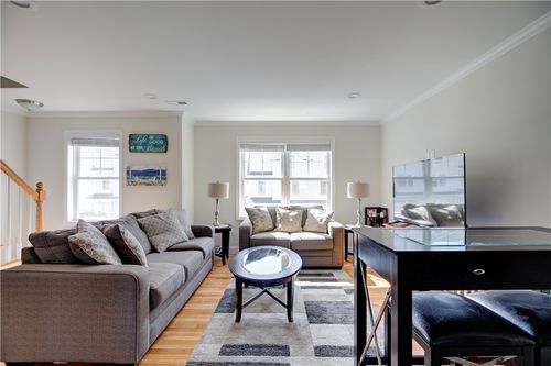 17 Mariner Way, Middletown, RI, 02842-6500 | Card Image