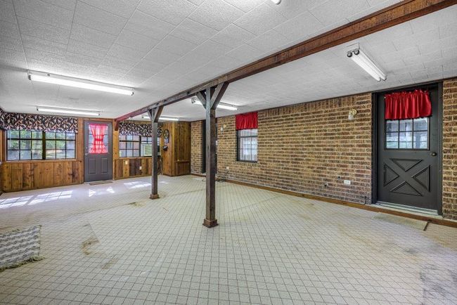 414 Giese Lane, Home with 4 bedrooms, 3 bathrooms and 2 parking in Warda TX | Image 11