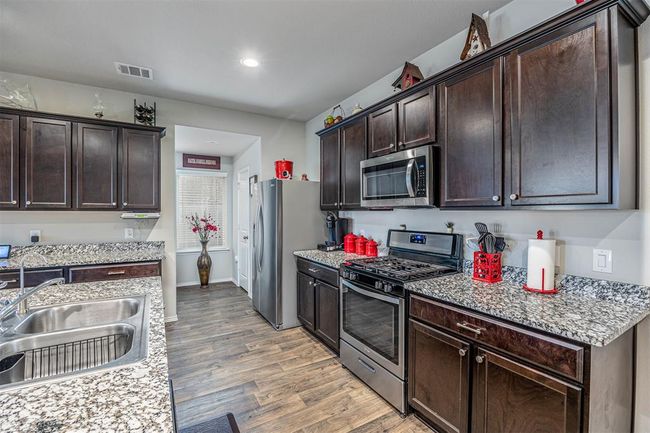 4030 Country Club Dr, House other with 4 bedrooms, 2 bathrooms and 2 parking in Baytown TX | Image 7