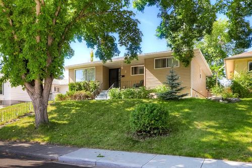 3 Creston Cres Nw, Calgary, AB, T2M4J9 | Card Image