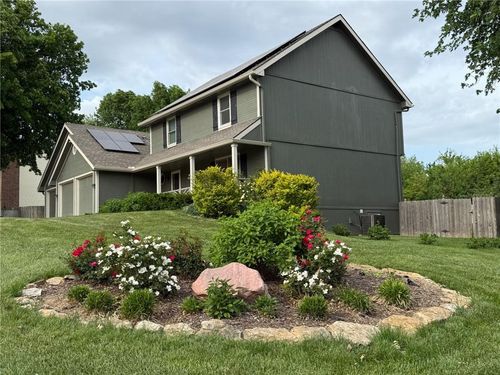 111 Southfork Rd, Lansing, KS, 66043-6253 | Card Image
