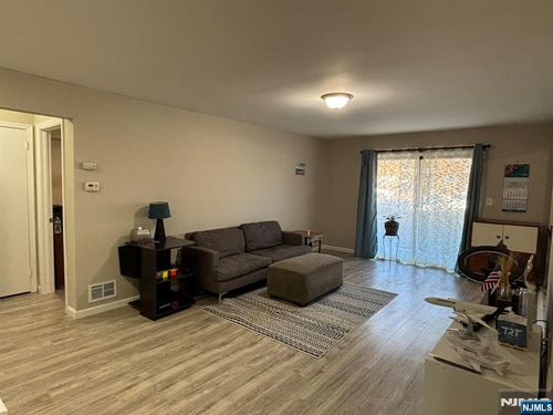 92 Beverly Hill Ter, Woodbridge, NJ, 07095 | Card Image