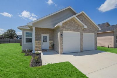 4510 Starling Drive, House other with 3 bedrooms, 2 bathrooms and null parking in Bay City TX | Image 3