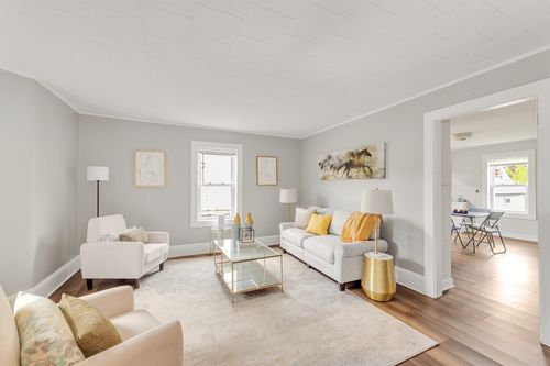 41 Mount Hope St, Boston, MA, 02131-3815 | Card Image