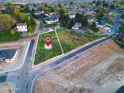 829 Vine Ave, Sunnyside, WA, 98944-1848 | Card Image