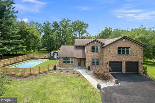 353 Gallop Wood Pl, Great Falls, VA, 22066-1127 | Card Image