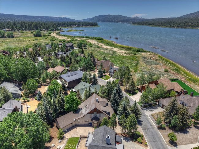 375 Meadow Cir N, House other with 4 bedrooms, 3 bathrooms and 2 parking in Big Bear Lake CA | Image 59