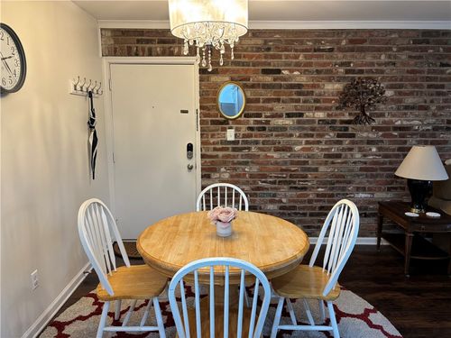 apt-d-1110 Chatham Park Dr, Pittsburgh, PA, 15216-1045 | Card Image