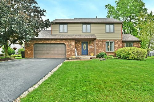 348 Aspen Dr Nw, Warren, OH, 44483-1186 | Card Image