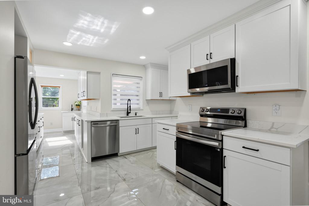 Residential Lease in ALEXANDRIA 2