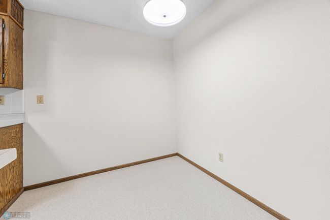 Extra Room | Image 11