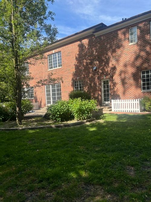 73 Locust Rd, Winnetka, IL, 60093-3752 | Card Image