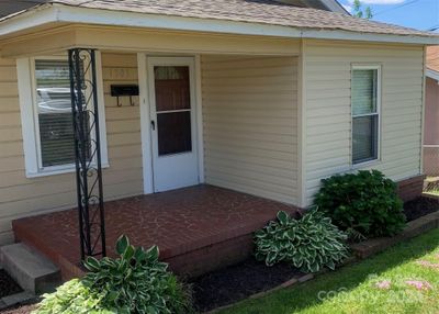 1305 Dearborn Avenue, House other with 3 bedrooms, 1 bathrooms and null parking in Charlotte NC | Image 2