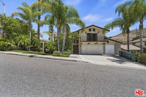 27821 Via Amistosa, Agoura Hills, CA, 91301-2474 | Card Image