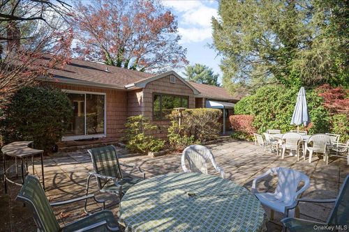 175 Laurel Ln, Syosset, NY, 11791-1905 | Card Image