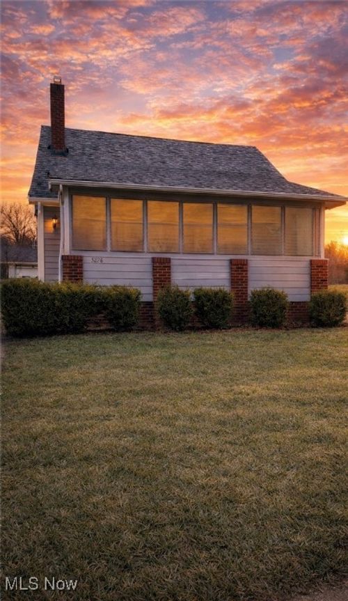 3276 W.130th Street, Cleveland, OH, 44111 | Card Image