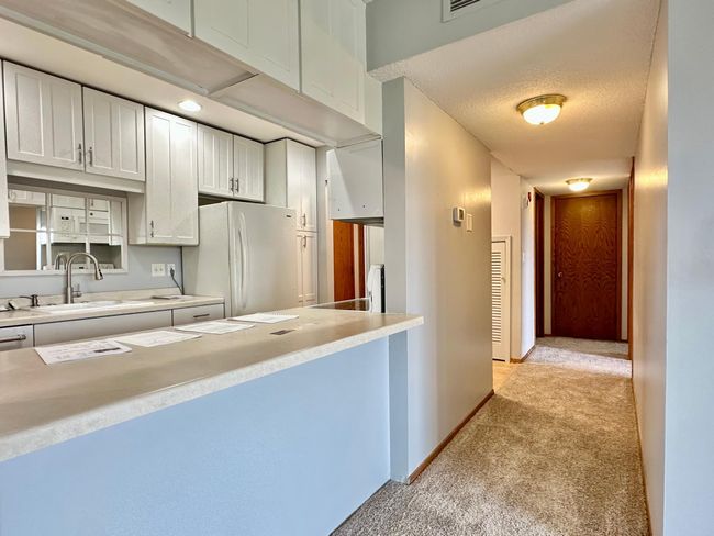 APT-306 - 2240 Midland Grove Rd, Condo with 2 bedrooms, 2 bathrooms and null parking in Roseville MN | Image 24