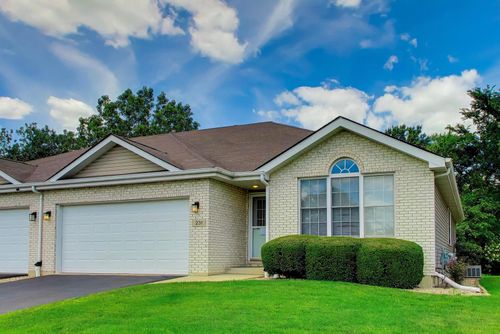 231 Hillcrest Ln, Steger, IL, 60475-1590 | Card Image