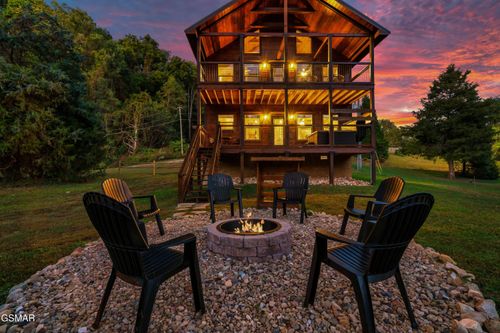 2641 Willow Heights Way, Sevierville, TN, 37876-7630 | Card Image