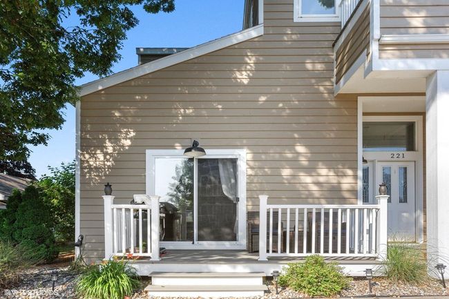 221 N Townsend St, Condo with 2 bedrooms, 2 bathrooms and null parking in New Buffalo MI | Image 4