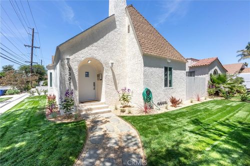 3301 Falcon Ave, Signal Hill, CA, 90755-4811 | Card Image