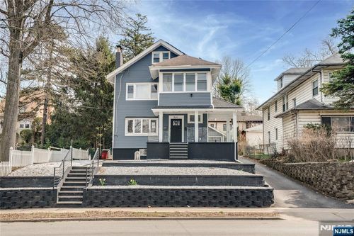 561 Grand Ave, Leonia, NJ, 07605-2101 | Card Image