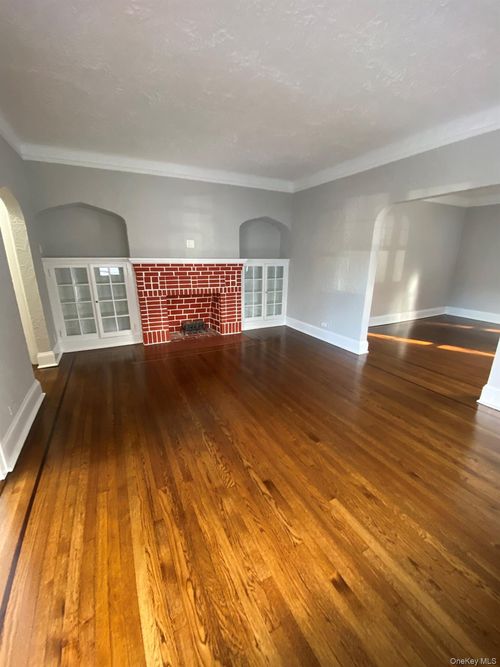 321 Hayward Ave, Mount Vernon, NY, 10552-1606 | Card Image