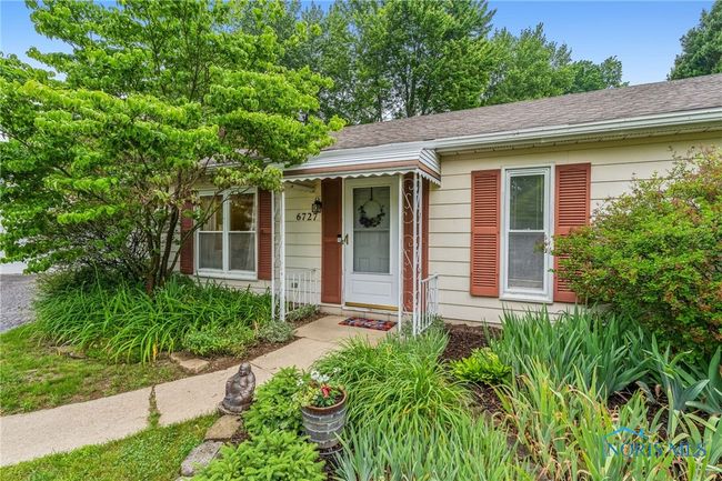 6727 Pelton Dr, House other with 3 bedrooms, 2 bathrooms and 2 parking in Whitehouse OH | Image 4