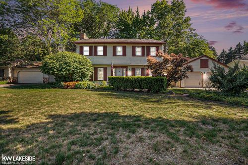 13344 Banbury Ct, Shelby Township, MI, 48315-4705 | Card Image