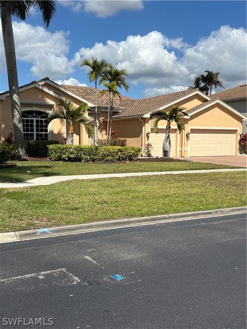 2210 Grove Dr, NAPLES, FL, 34120-7500 | Card Image