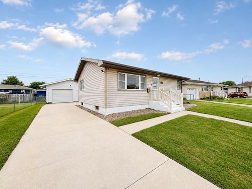 1660 Sunset Dr, Columbus, NE, 68601-3955 | Card Image
