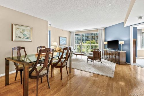 7fw-10 Stewart Pl, White Plains, NY, 10603-3899 | Card Image