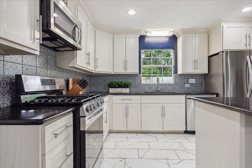 9925 Warwana Rd, Houston, TX, 77080-7609 | Card Image