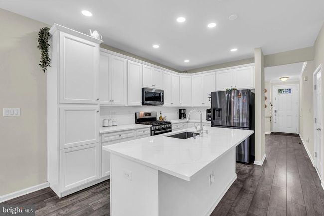 51 Begonia Ln, Townhouse with 3 bedrooms, 3 bathrooms and null parking in MONROE TOWNSHIP NJ | Image 9