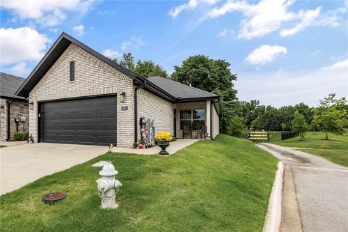 2801 W Persimmon St, Rogers, AR, 72756-4023 | Card Image