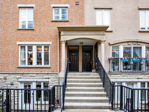 420-34 Western Battery Rd, Toronto, ON, M6K3N9 | Card Image