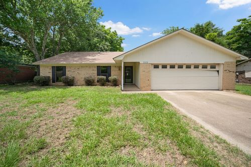 209 Magnolia Ln, Chandler, TX, 75758-2364 | Card Image
