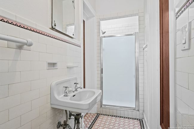 123 E Ridgewood Ct, Home with 2 bedrooms, 2 bathrooms and null parking in San Antonio TX | Image 21