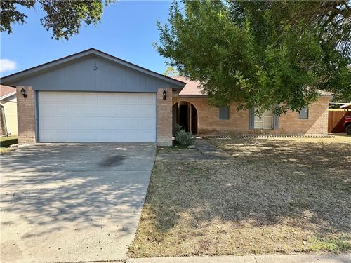 1612 Memorial Pkwy, Portland, TX, 78374-2448 | Card Image