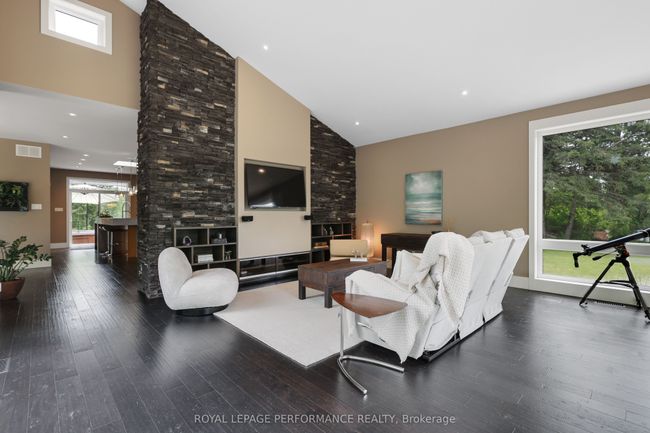 1141 Julia Crt, House other with 3 bedrooms, 3 bathrooms and 7 parking in Dunrobin ON | Image 14