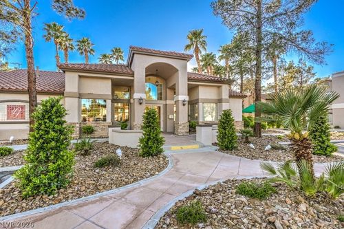 2082-1405 S Nellis Blvd, Las Vegas, NV, 89104-5844 | Card Image