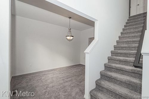 2728 John Bartley Circle, Sterling Heights, MI, 48310 | Card Image