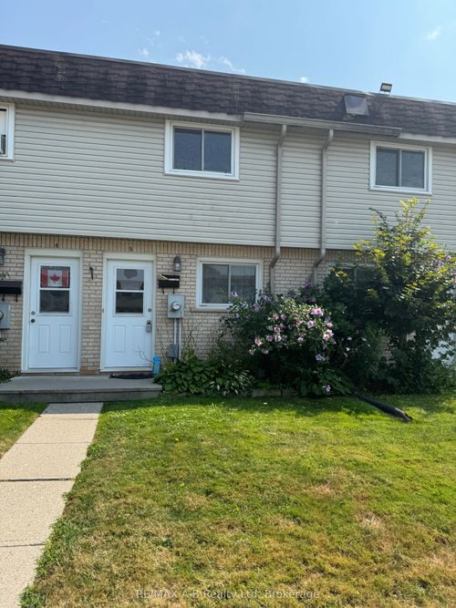 5-95 Springbank Ave N, Woodstock, ON, N4S7P7 | Card Image