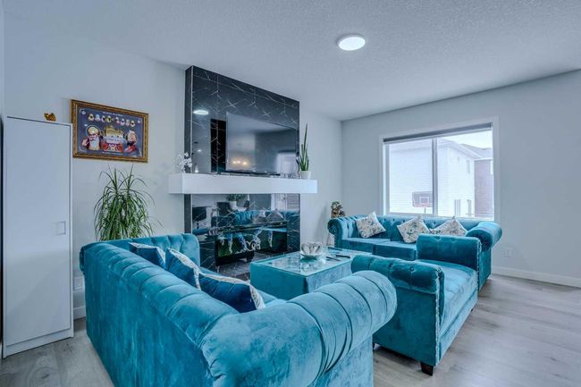 24 Corner Meadows Row Ne, House detached with 6 bedrooms, 3 bathrooms and 7 parking in Calgary AB | Image 6