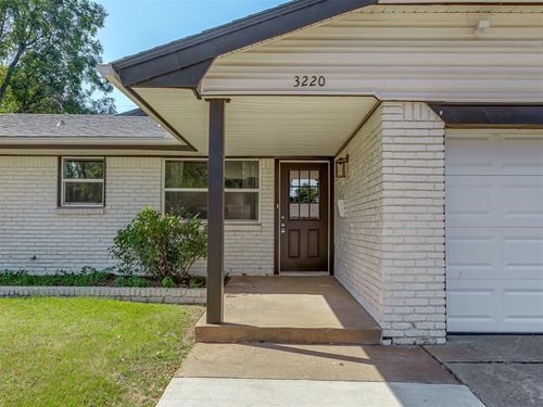 3220 Greenbrier Ter, Del City, OK, 73115-1947 | Card Image