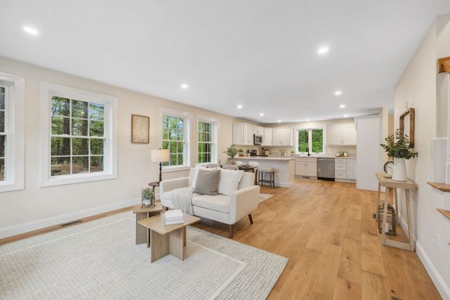 A - 46 Ledge Rd, Condo with 3 bedrooms, 3 bathrooms and null parking in Pelham NH | Image 6