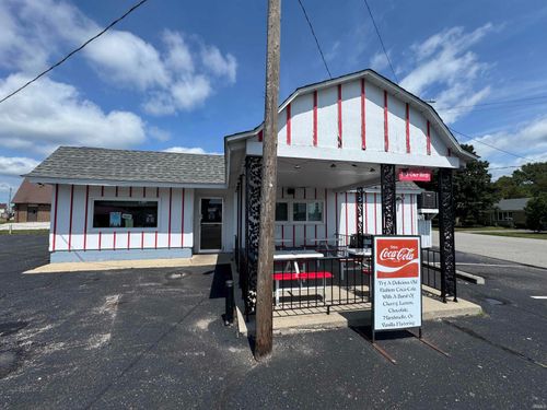 315 S Chicago St, Royal Center, IN, 46978-7008 | Card Image