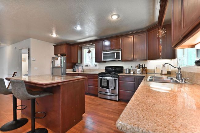 22464 N Tuolumne Rd, House other with 3 bedrooms, 3 bathrooms and null parking in Twain Harte CA | Image 6