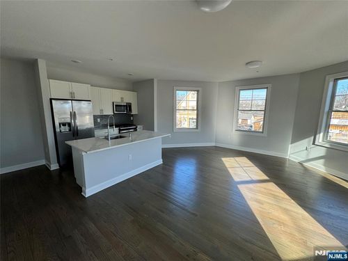 40 Park Ave, Park Ridge, NJ, 07656-1454 | Card Image